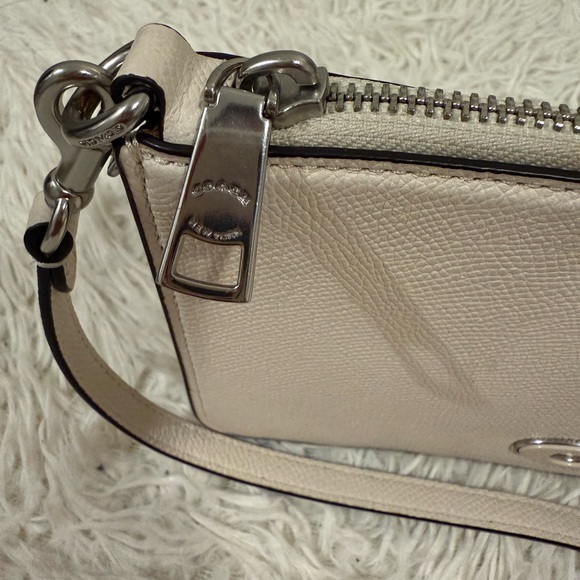 Coach Pebbled Leather Pouch Silver Tone Shoulder Bag - Picture 3 of 6